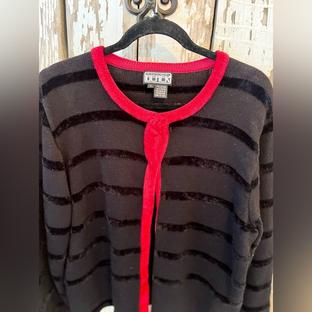 Berek Vintage Black & red size small cardigan sweater